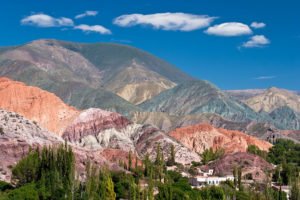 PURMAMARCA Y CERRO DE LOS SIETE COLORES, QUEBRADA DE HUMAHUACA, PROV. DE JUJUY, ARGENTINA