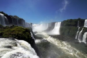 De breedste watervallen ter wereld in het noordoosten van Argentinie